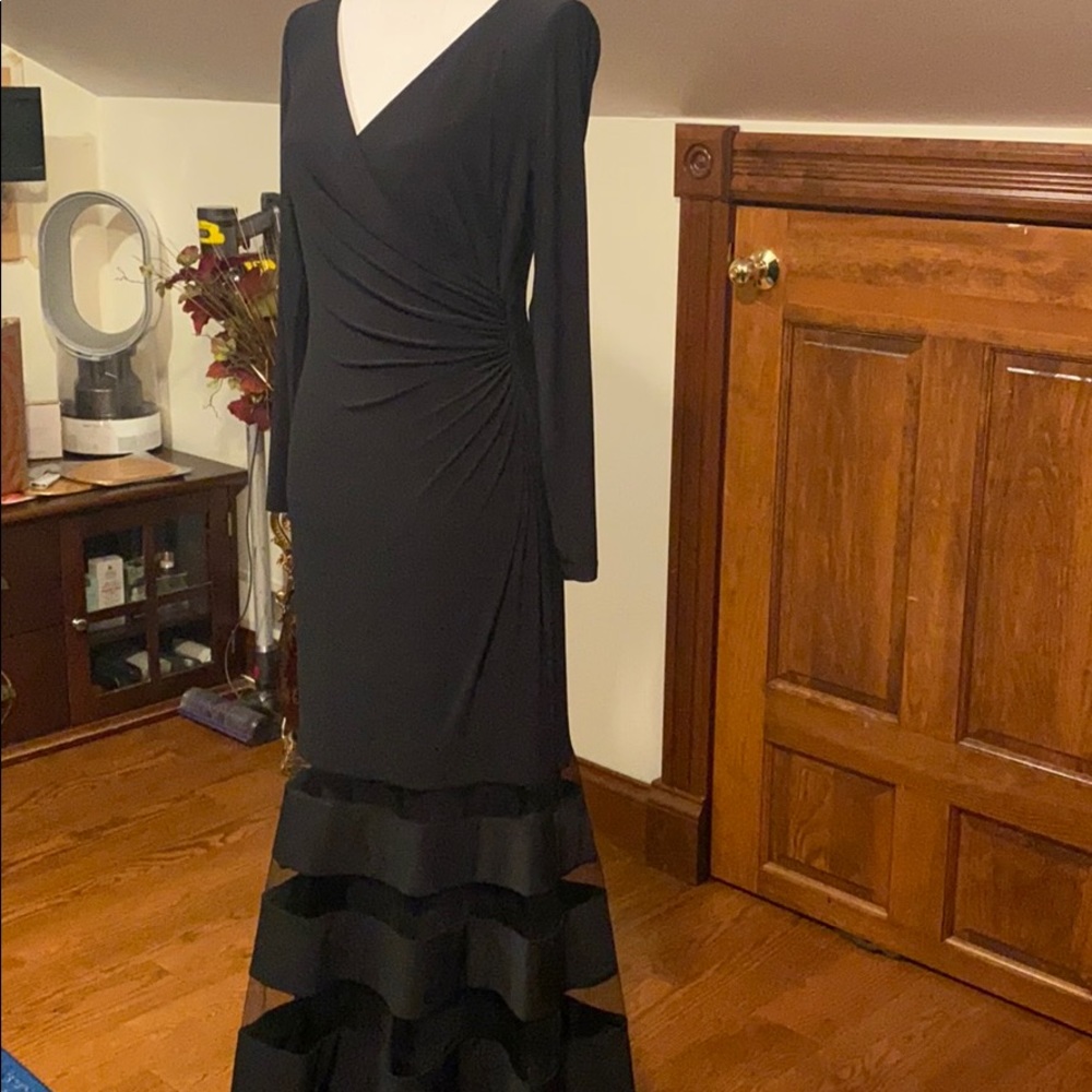 Dress - Picture 2 of 5